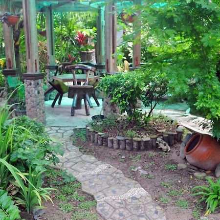Peak House Garden Pension Ель-Нідо Екстер'єр фото