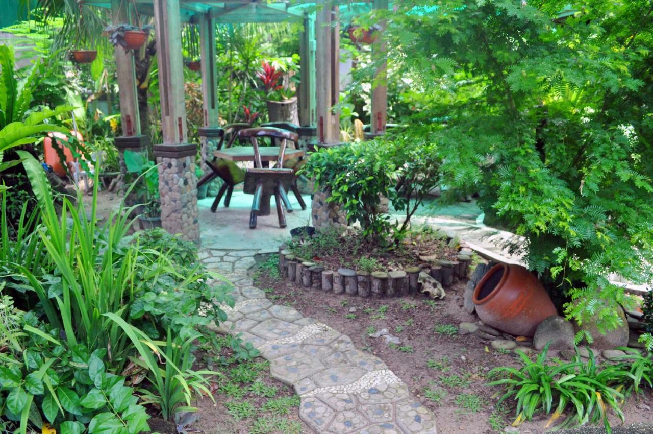 Peak House Garden Pension Ель-Нідо Екстер'єр фото